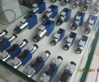 德國(guó)Rexroth力士樂(lè)電磁閥4WE 10 E33/CG24N9K4_上海雙奧機(jī)電設(shè)備_配件產(chǎn)品_阿儀網(wǎng)